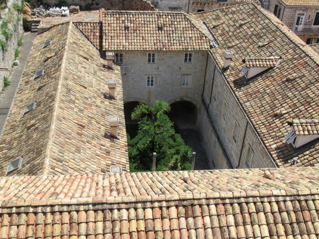 Ommuurde binnentuin in Oud Dubrovnik